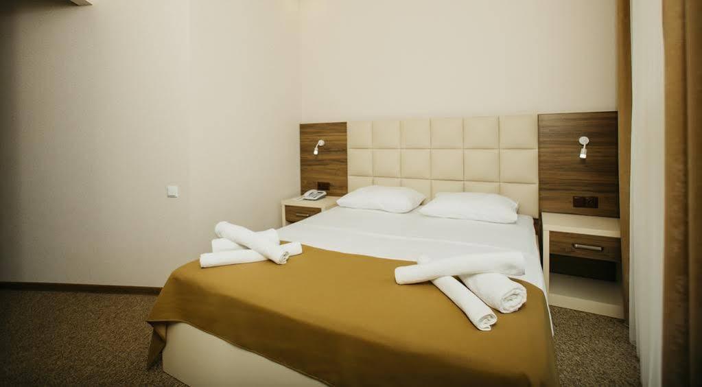 City Hotel Batumi Exterior foto